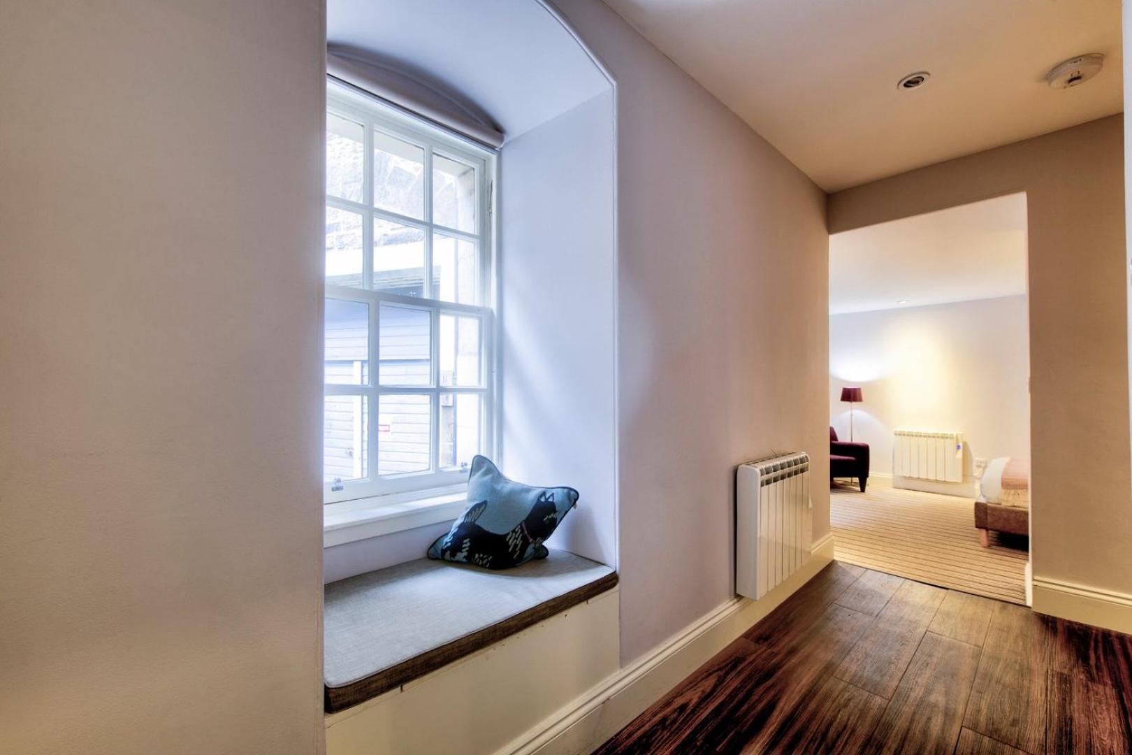 Guestready - Elegant Apt In Old Town Edinburg Exteriör bild